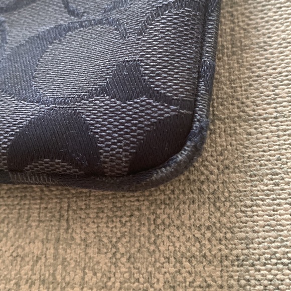 Navy coach wristlet - Picture 8 of 8